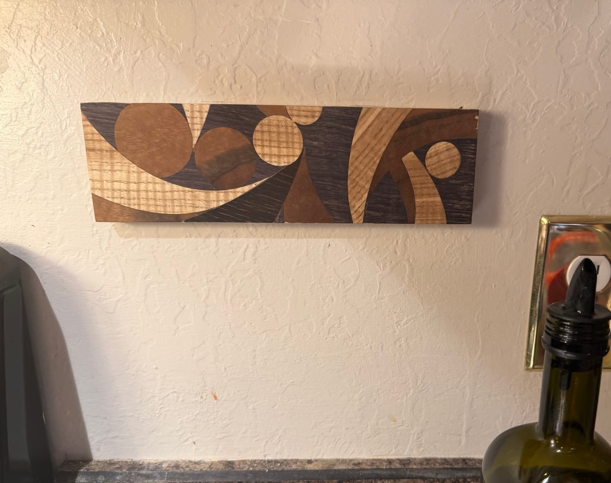 Magnetic veneered knife rack